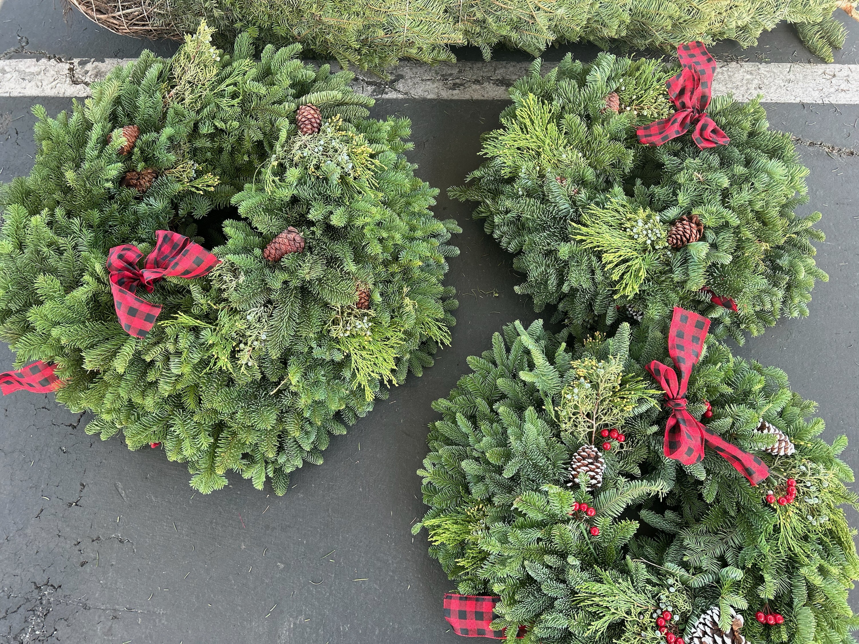 gallery_distribution_wreaths