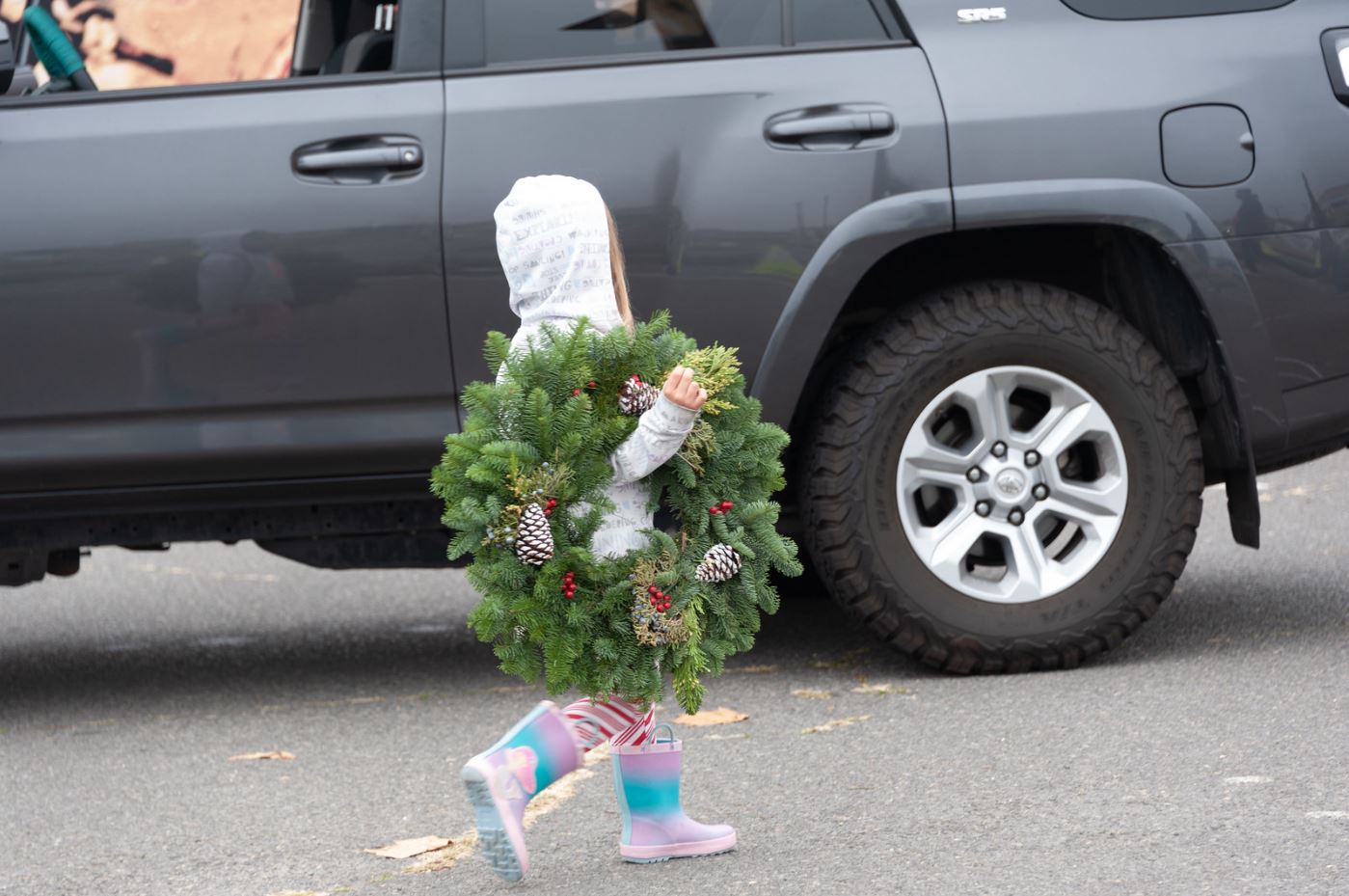 gallery_wreaths_little_girl